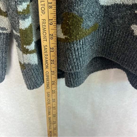 Vince Camuto Sweater camouflage grey green medium - Picture 3 of 6
